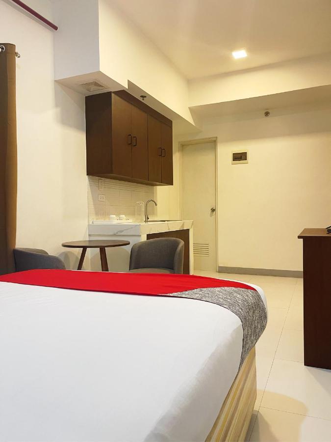 Airo Makati 3*